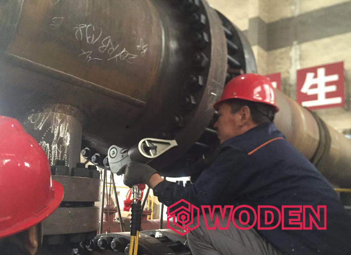 沃頓液壓扳手使用情景 沃頓液壓扳手使用情景