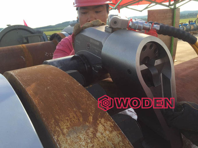 沃頓驅(qū)動液壓扳手應(yīng)用于中石油大興安嶺某輸油站情景