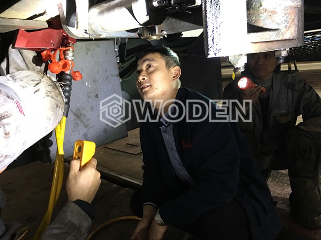 沃頓技術(shù)員售后服務(wù)情景 沃頓技術(shù)員售后服務(wù)情景