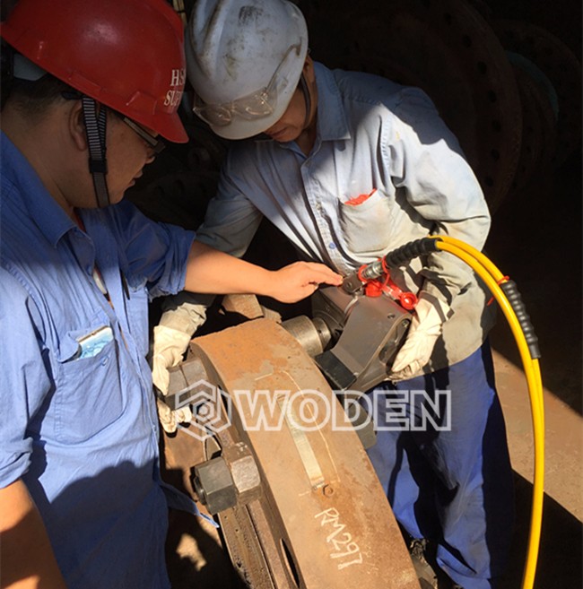 客戶使用沃頓液壓扳手緊固螺栓 客戶使用沃頓液壓扳手緊固螺栓