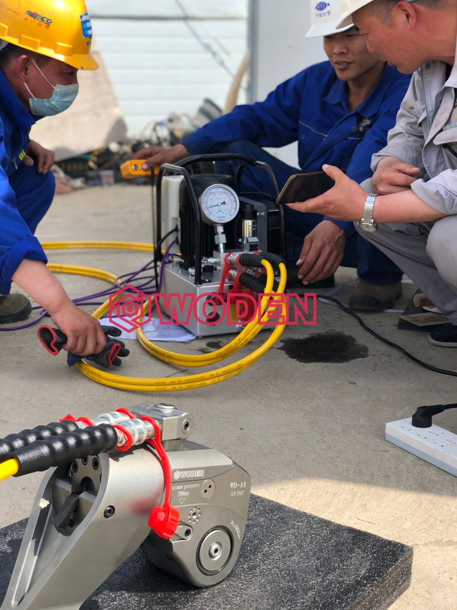 中國(guó)十一化建應(yīng)用沃頓液壓扳手于某煉化廠進(jìn)行設(shè)備安裝